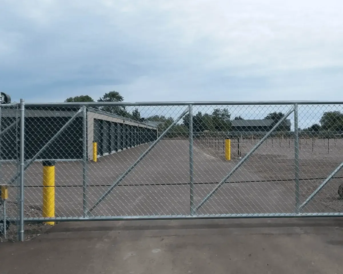 Fence Entrence
